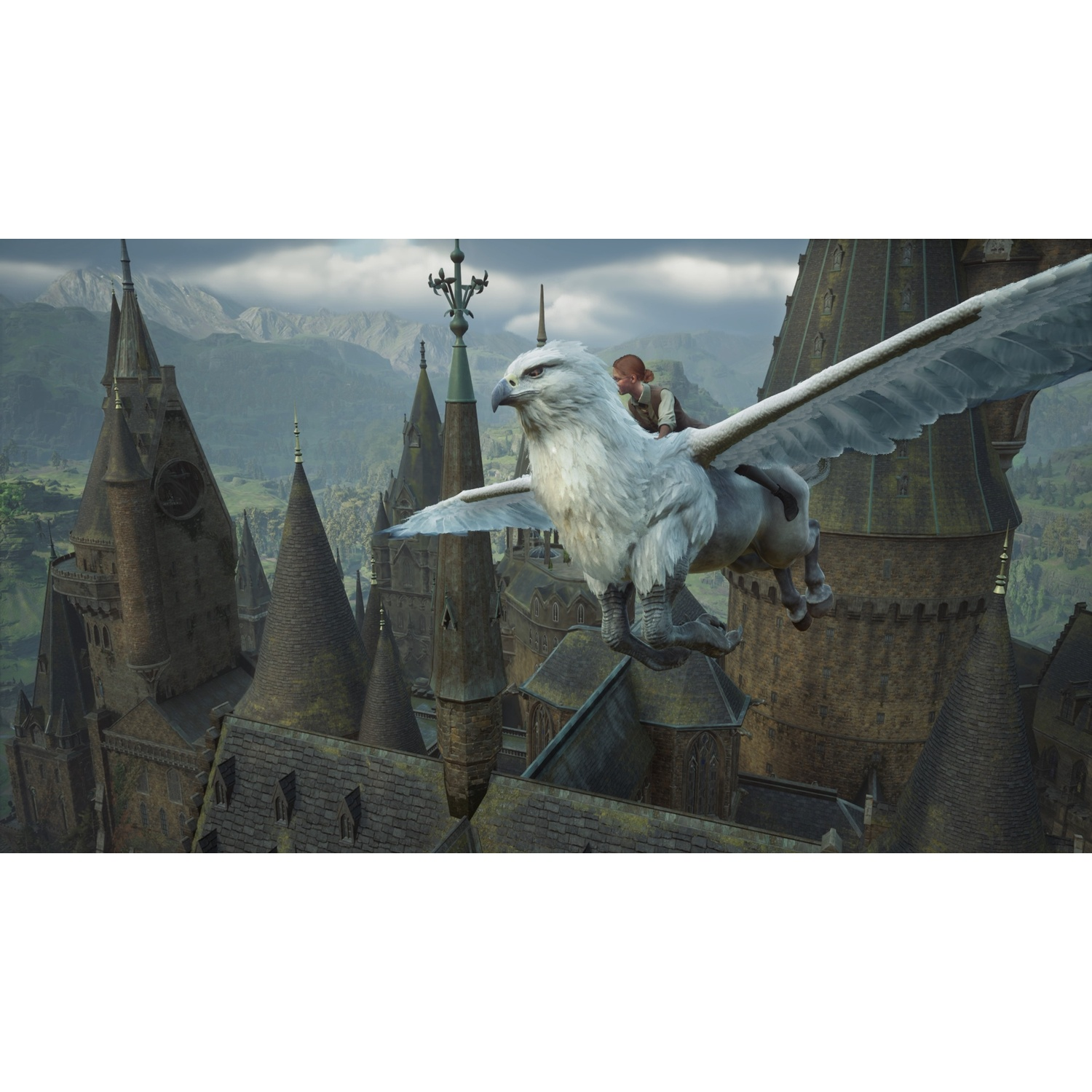 Un personaggio cavalca un grifone, volando sopra il castello di Hogwarts con molte torri e torrette.