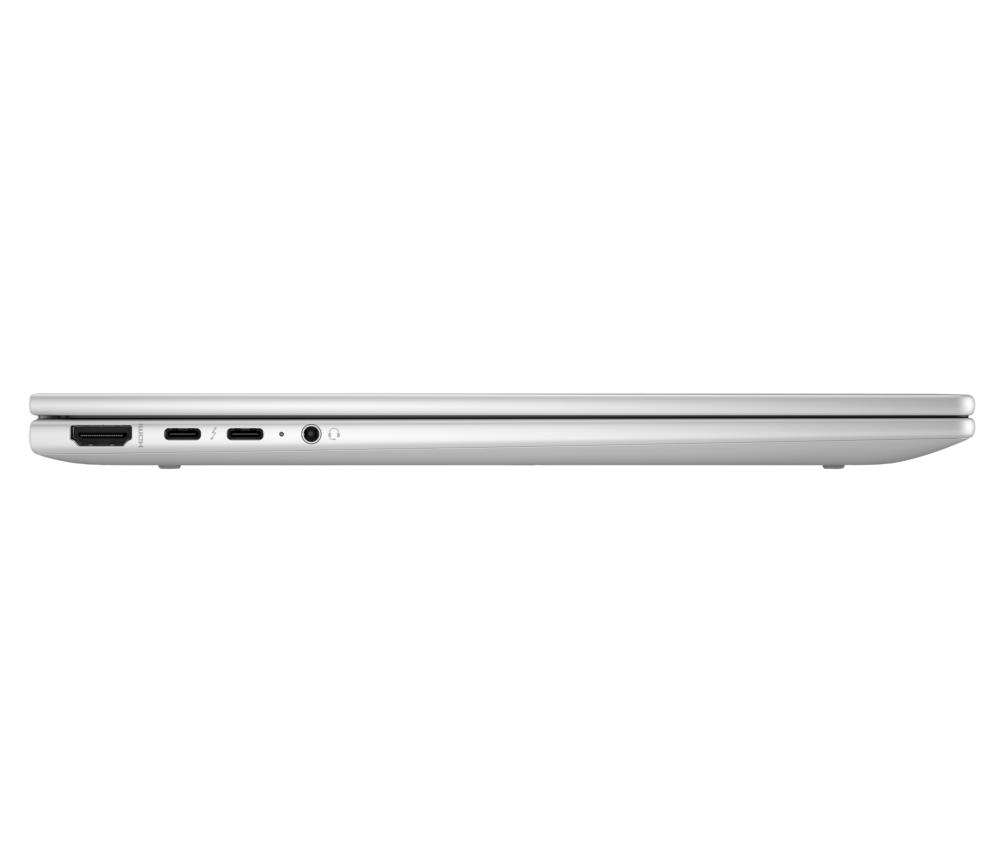 Seitenansicht eines silbernen Laptops mit Anschlüssen, auf weißer Oberfläche.