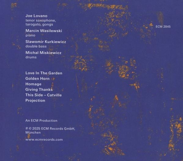 Albumcover: Blauer Hintergrund mit Text. Namen: Joe Lovano, Marcin Wasilewski, etc.