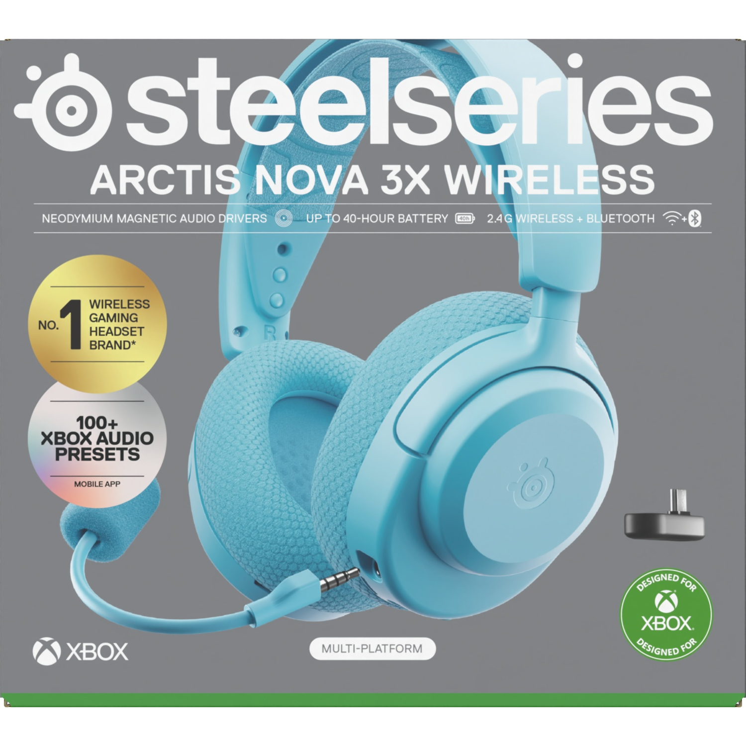 Een blauwe gaming headset op een witte achtergrond. Productnaam 'Arctis Nova 3X Wireless'. Inclusief Xbox en Bluetooth.