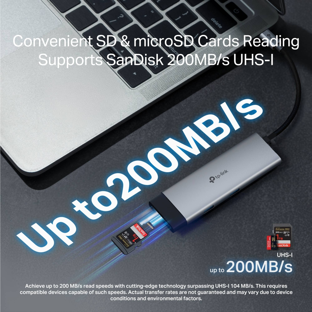 Bir dizüstü bilgisayara bağlı gümüş bir kart okuyucu. Bir Sandisk microSD kart takılı. Metin 200MB/s veri aktarımını vurgular.