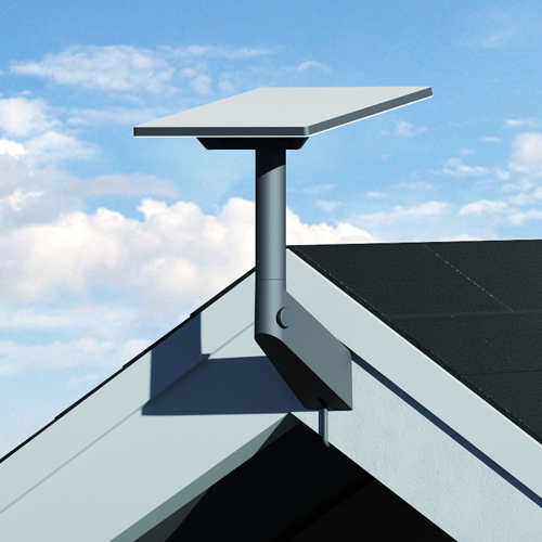 Graues Solarpanel auf einem Dach mit bewölktem Himmel im Hintergrund montiert.