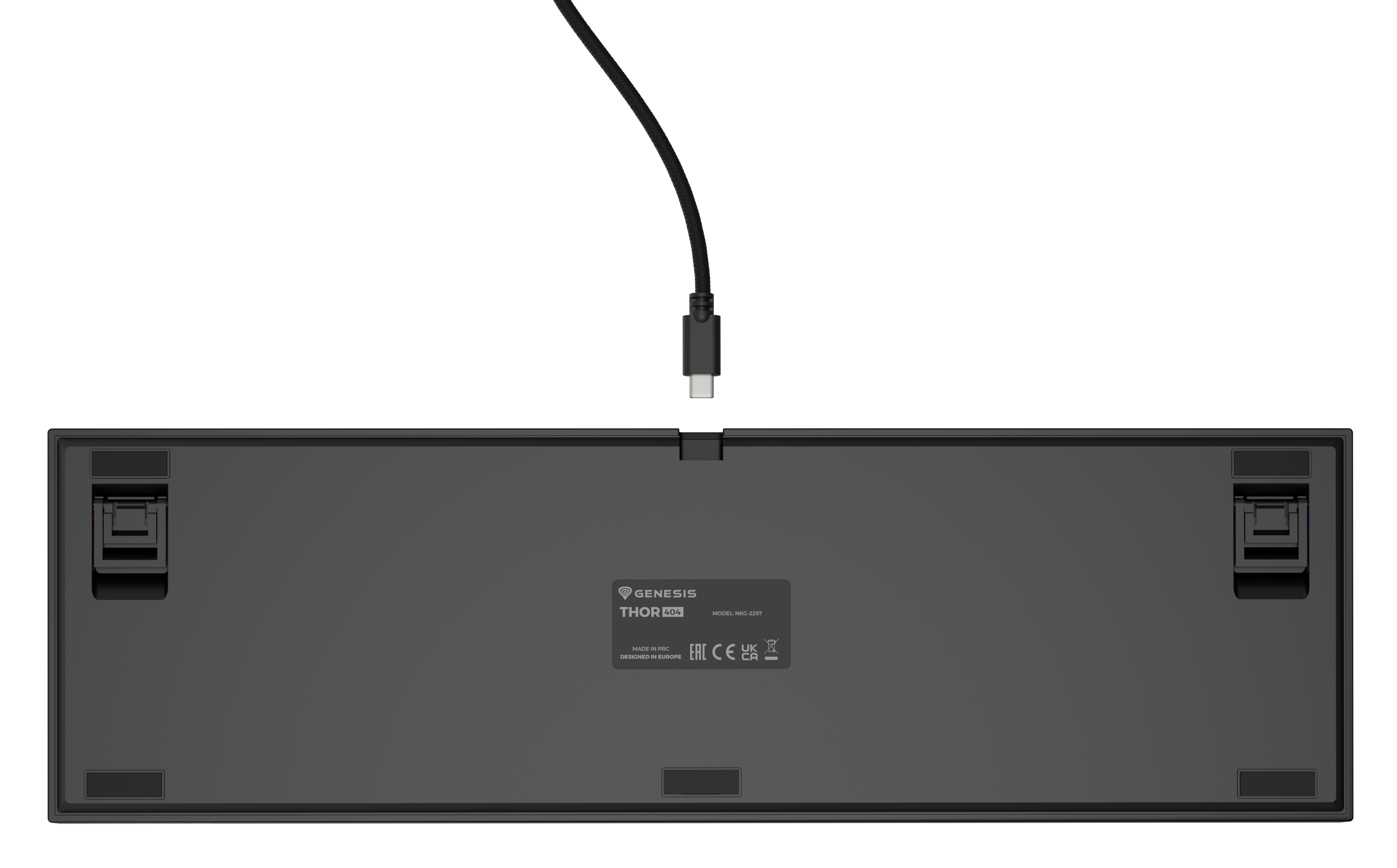 Spód czarnej klawiatury mechanicznej. Genesis Thor 300 z etykietą i kablem.