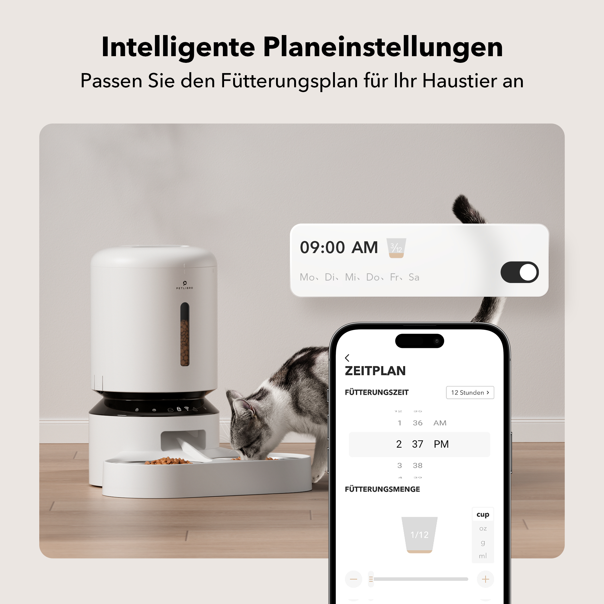 Katze, die aus dem Futterautomaten frisst. Die App-Oberfläche zeigt einen Fütterungsplan. Text-Overlay ist enthalten.