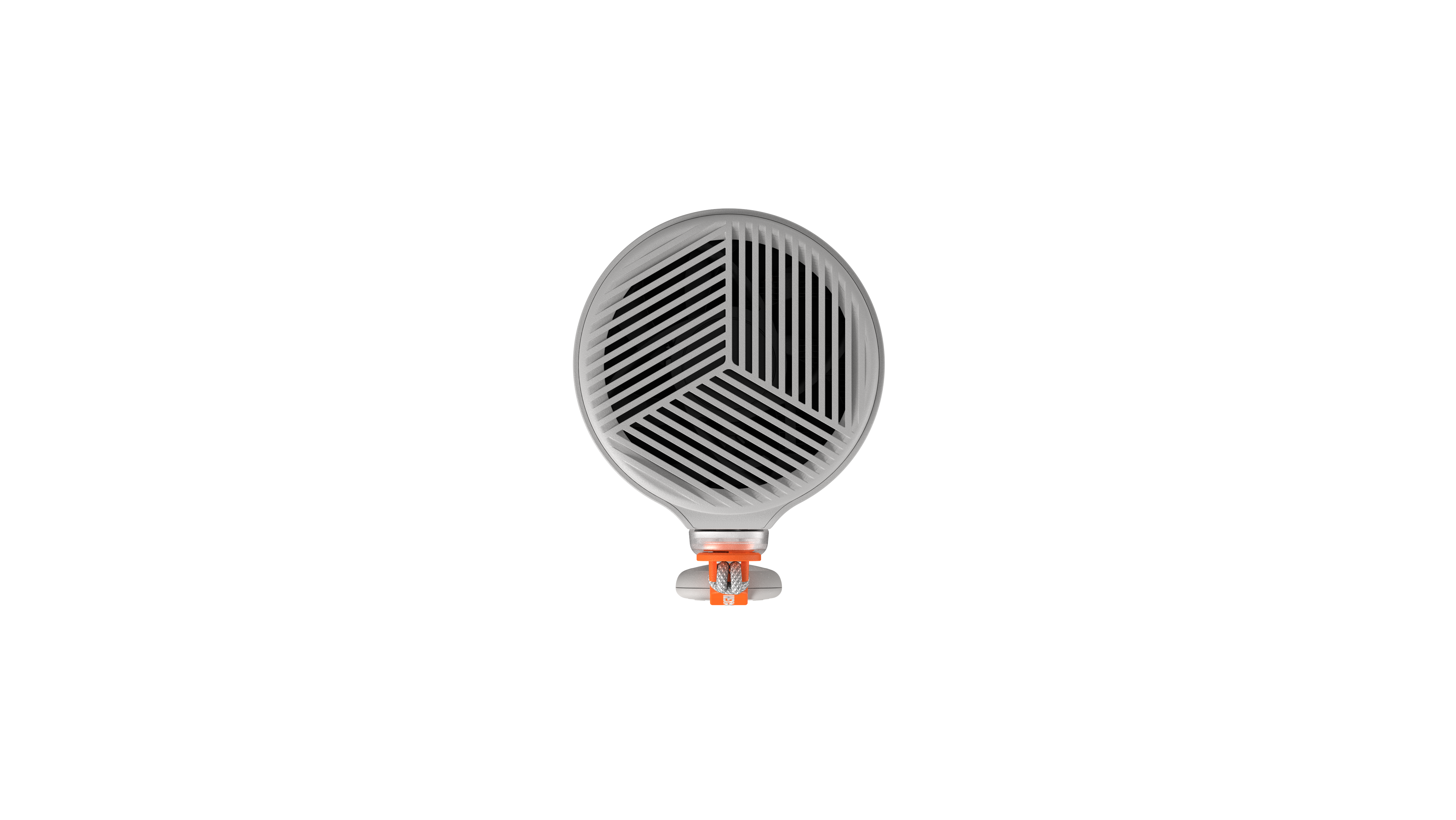 Ein weißer Projektorlautsprecher mit einem einzigartigen dreieckigen Design für den Lautsprechergrill und orangefarbenen Akzenten.