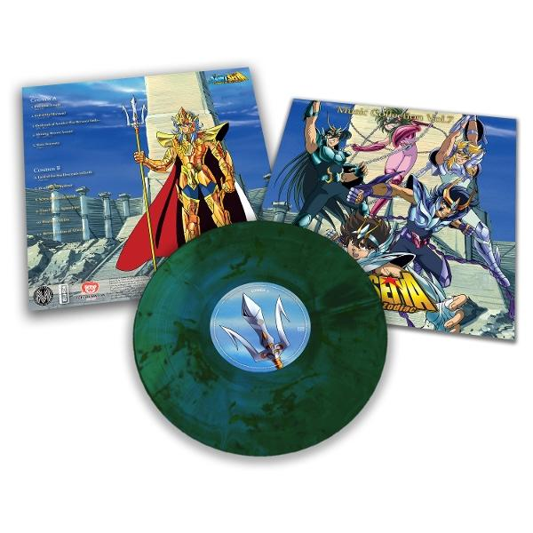 Schallplatte und Albumcover mit Anime-Figuren. Die Schallplatte ist grün. Cover zeigen Charaktere mit Waffen und Logos.