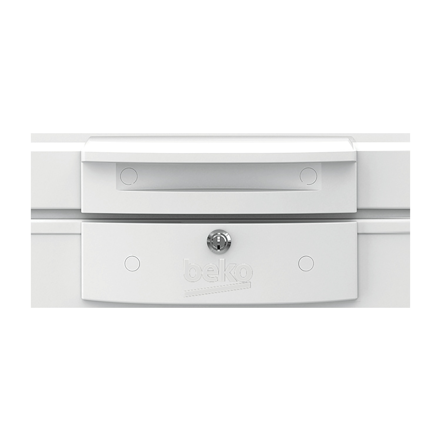Primo piano di una maniglia di un congelatore a pozzetto bianco con il logo beko e una serratura.