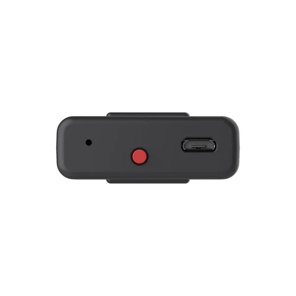 Małe czarne urządzenie 8BitDo. Ma czerwony przycisk, port USB-C i mały otwór. Widok z góry.