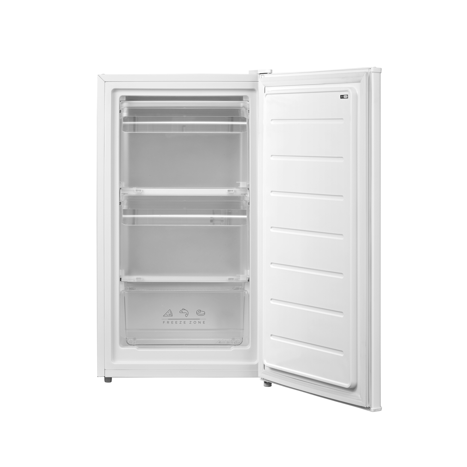Réfrigérateur blanc avec porte ouverte, révélant des étagères. Fond blanc.