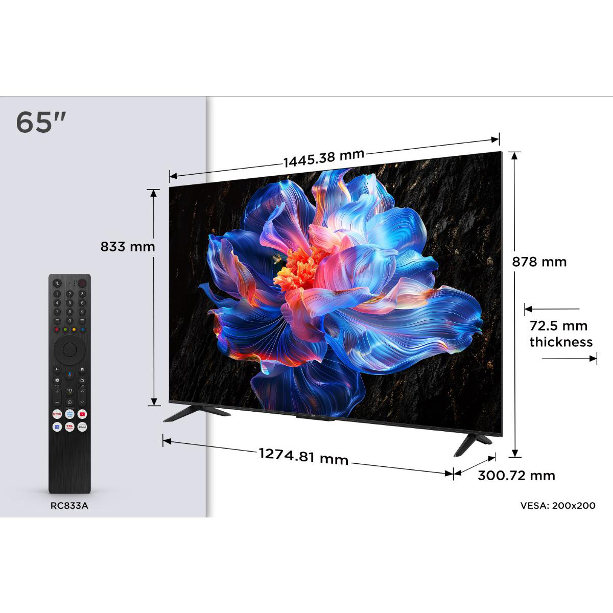 Ein 65-Zoll-Fernseher mit Fernbedienung. Abmessungen und ein Blumenkunstbild werden auf dem Bildschirm angezeigt.