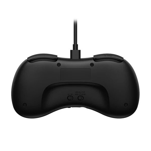 Tył czarnego kontrolera Xbox. Posiada port USB i dwa przyciski.