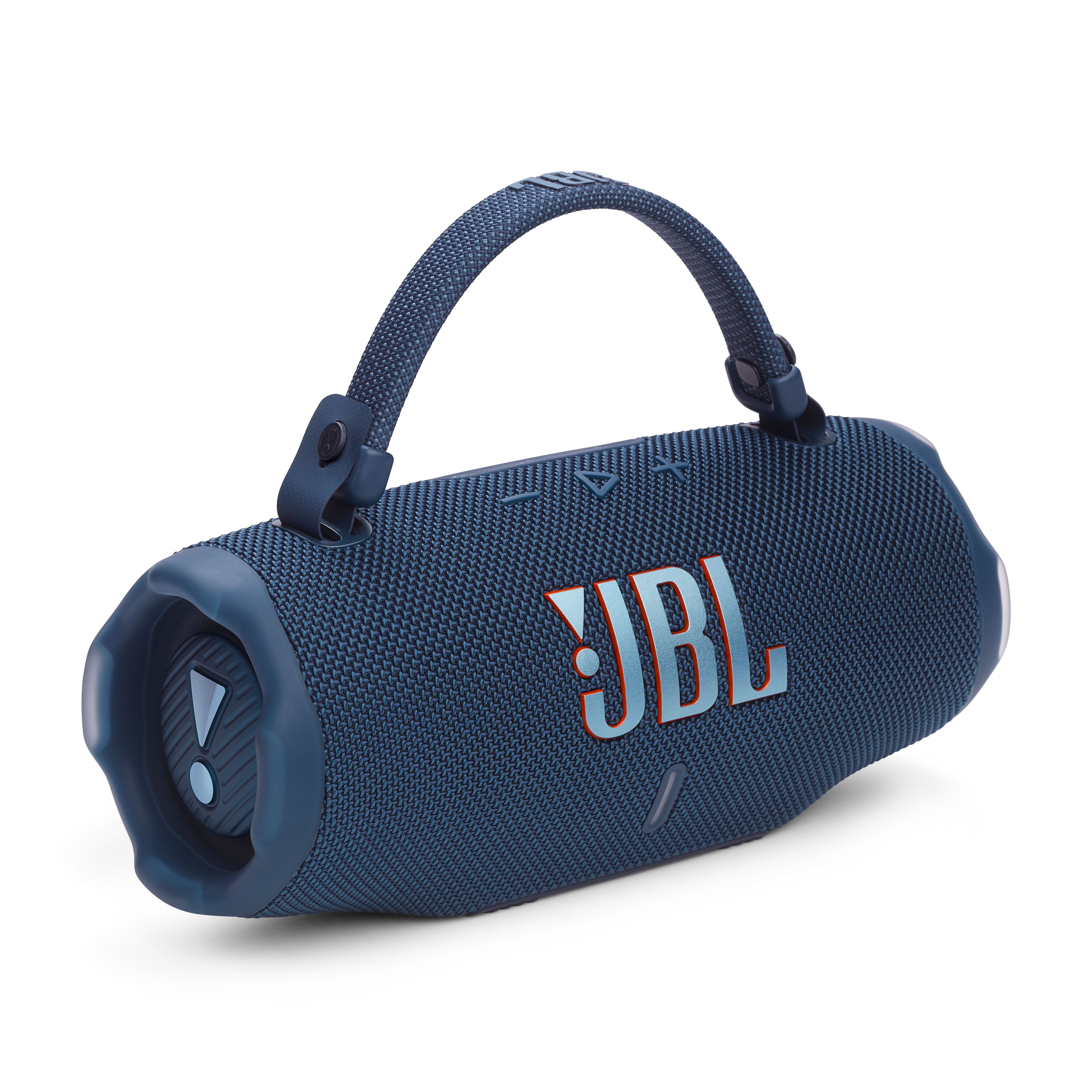 Altoparlante JBL blu con maniglia. Sfondo bianco. L'altoparlante è inclinato e mostra il logo JBL.