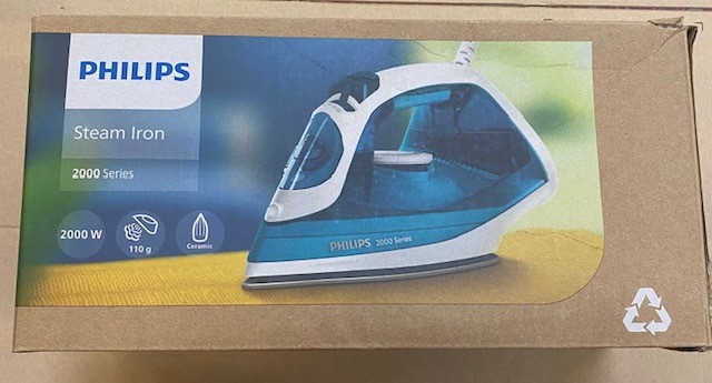 Pudełko żelazka parowego Philips, z wizerunkiem żelazka na froncie, niebiesko-biały design.