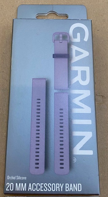 Pudełko fioletowych pasków Garmin. Na pudełku napis '20 MM ACCESSORY BAND'.