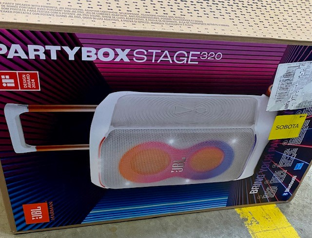 Pudełko głośnika JBL PartyBox. Głośnik z uchwytem i kolorowymi światłami.