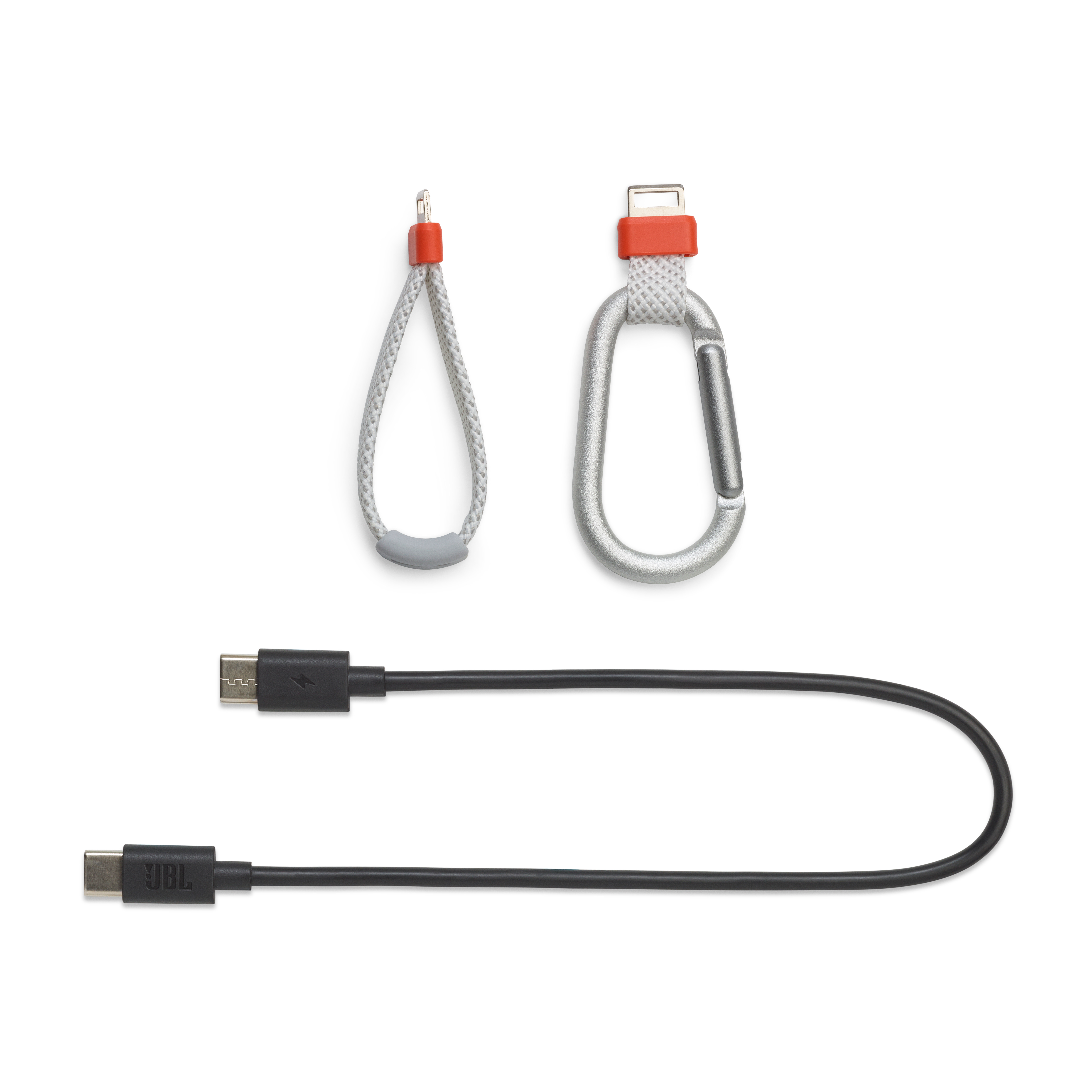 Accessori: un moschettone grigio, un cordino grigio con punta arancione e un cavo USB nero.