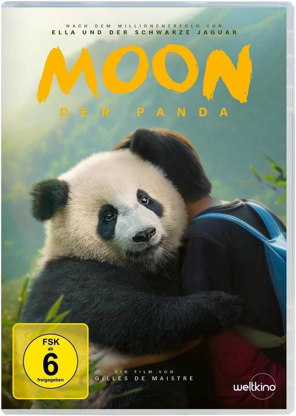 Filmcover: Panda umarmt eine Person. Titel: Moon, Der Panda. Grüner Hintergrund, FSK 6 Logo.