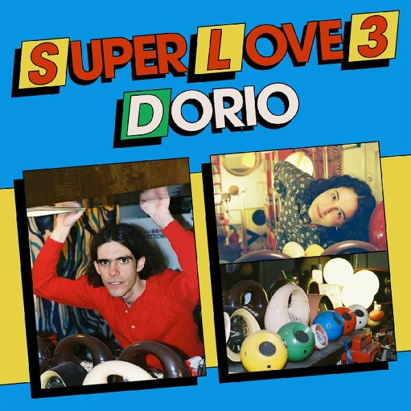 Zwei Fotos auf blauem Hintergrund, Text: Super Love 3, Dorio.