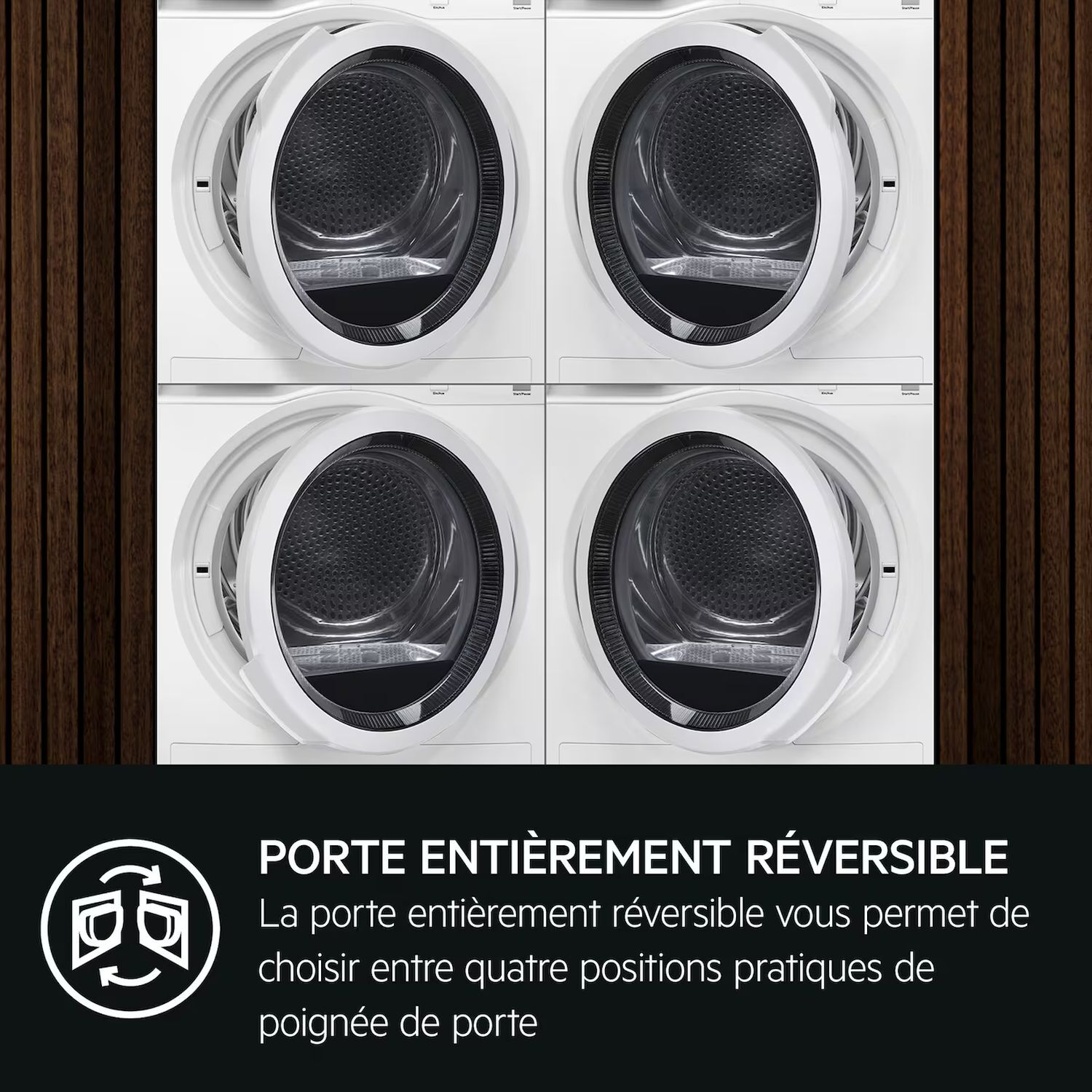 Quatre machines à laver blanches avec portes ouvertes, avec un fond texturé en bois.
