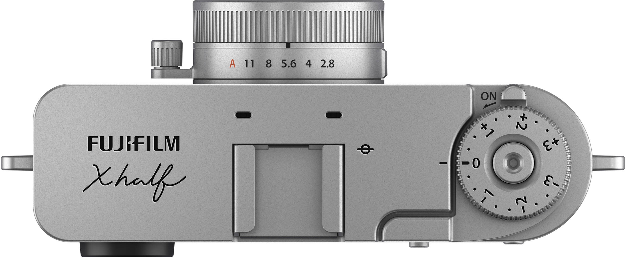 Silberne Kamera von oben. Fokusrad oben rechts, Objektivrad oben links. Fujifilm Xhalf Logo.