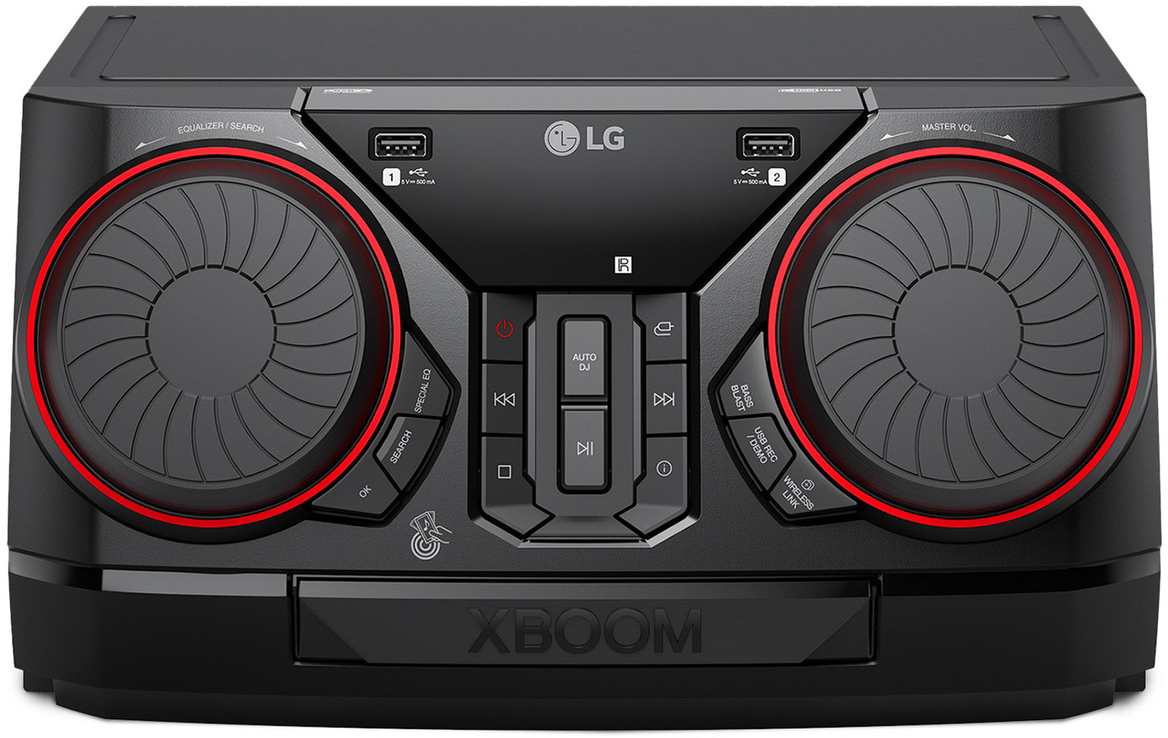 Fekete LG XBOOM audioegység, a vezérlők láthatók: tárcsák, gombok és USB portok.