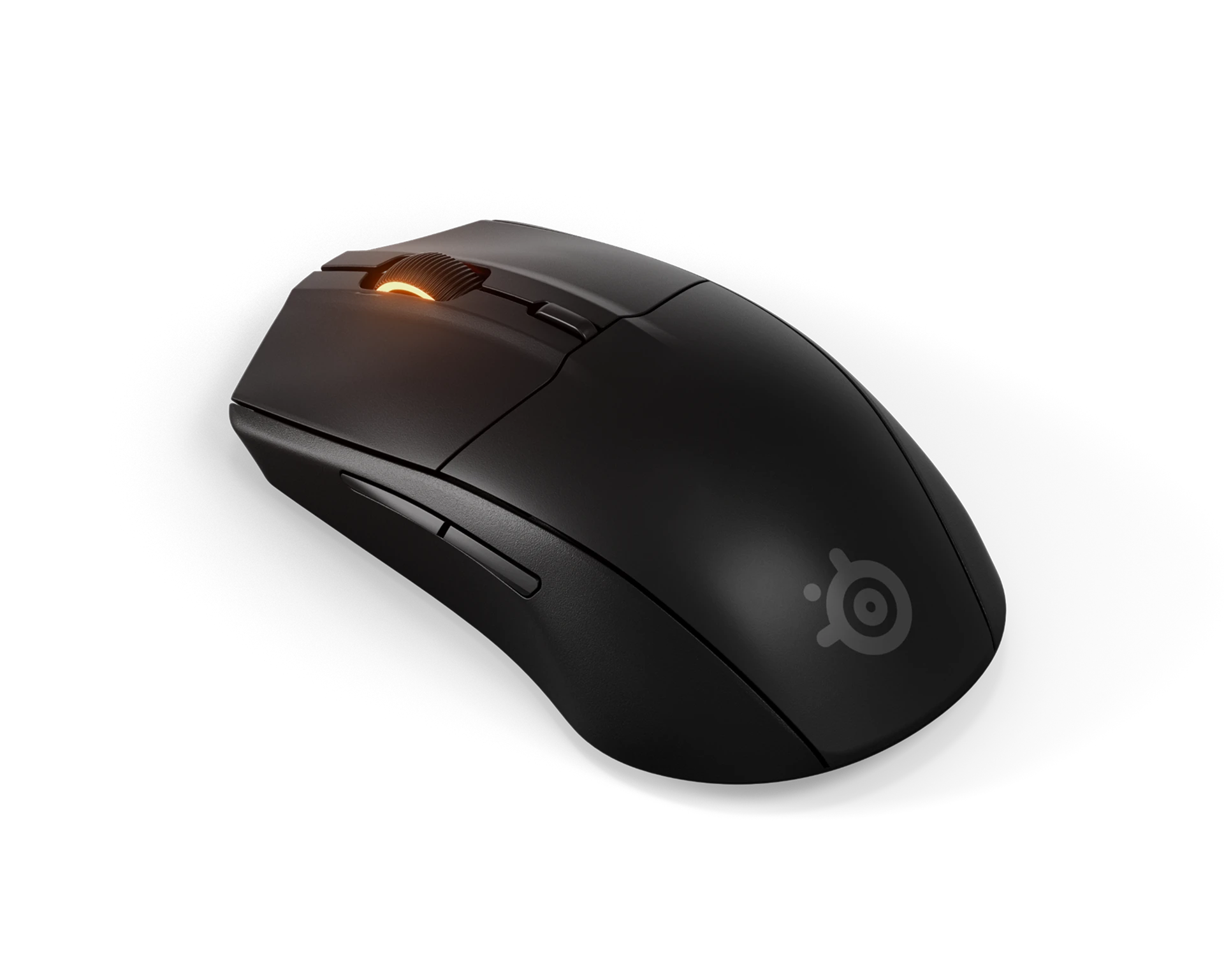 Ratón inalámbrico negro en ángulo. Rueda naranja. Fondo negro. Logotipo de la marca visible.