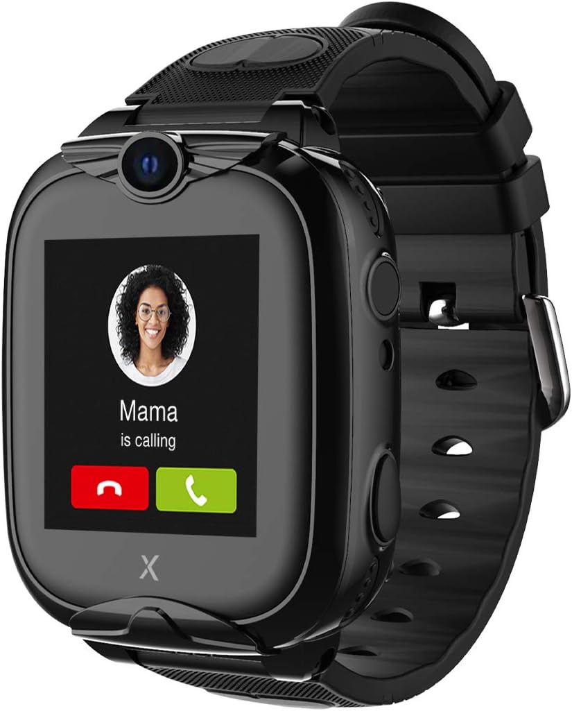Smartwatch negra mostrando llamada de 'Mamá'. Botones rojo rechazar y verde aceptar visibles.
