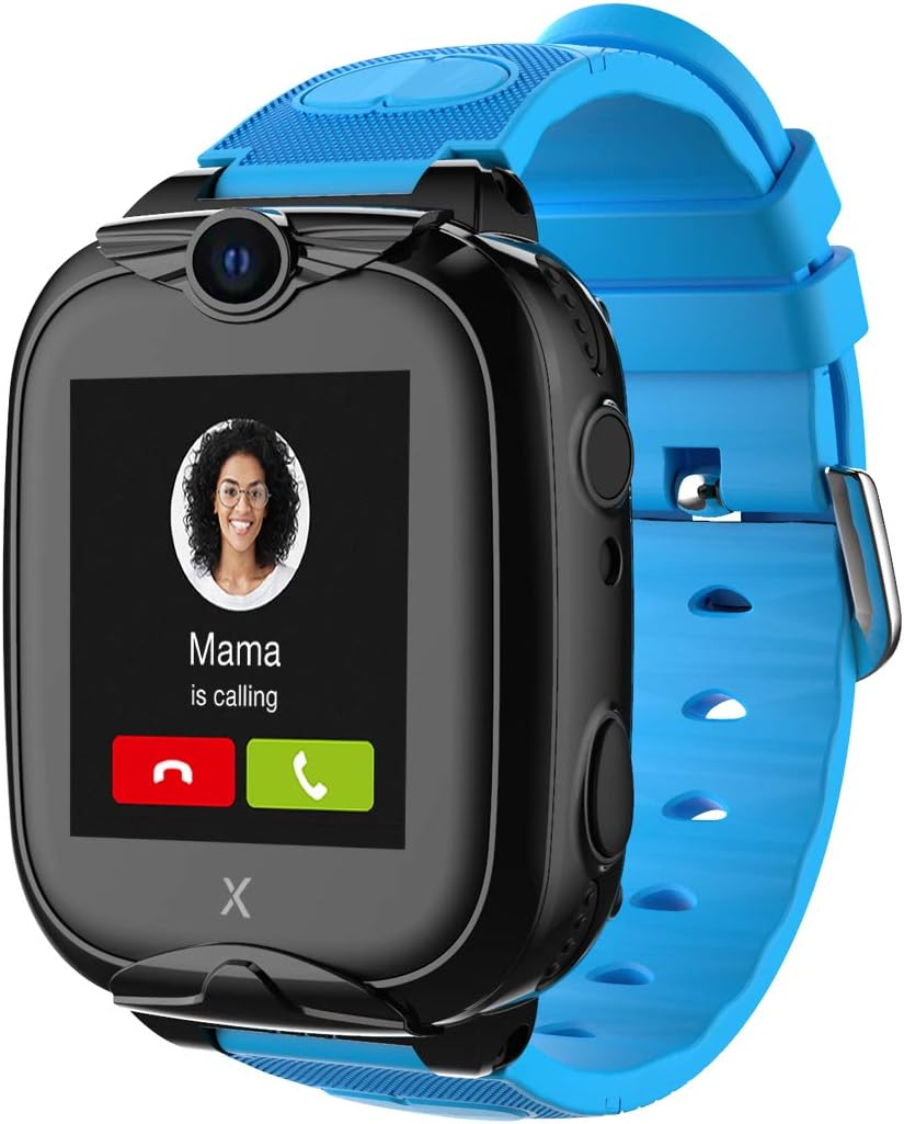Reloj inteligente negro con correa azul muestra una llamada de "Mama". Botones rojo de rechazo y verde de aceptar.