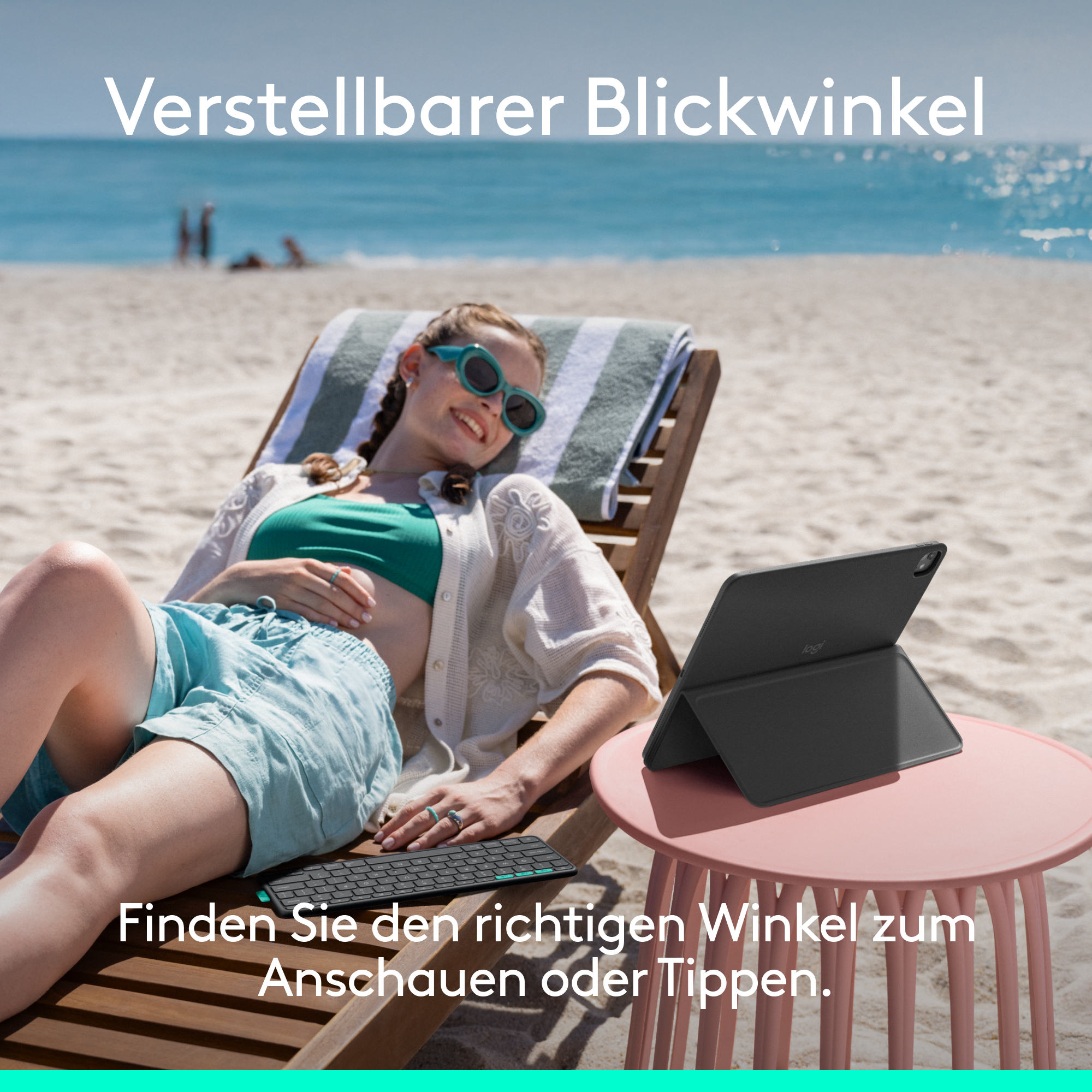 Frau auf Liegestuhl mit Tablet und Tastatur, Text: Finden Sie den richtigen Winkel zum Betrachten oder Tippen.