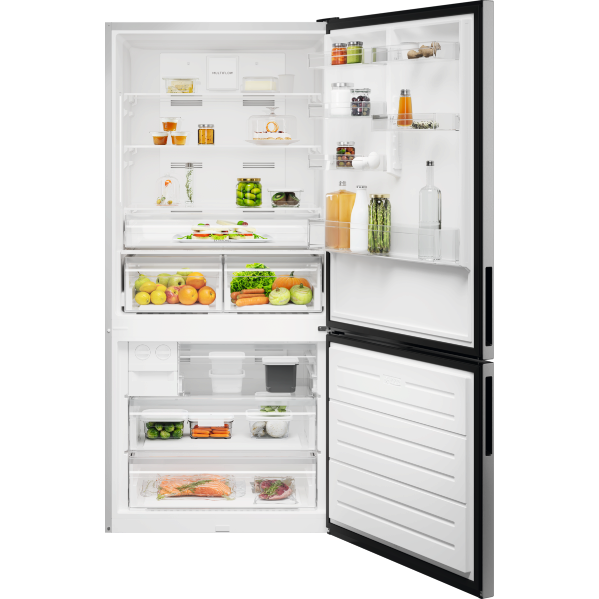 Beyaz Electrolux buzdolabı, açık, yiyeceklerle dolu rafları gösteriyor.