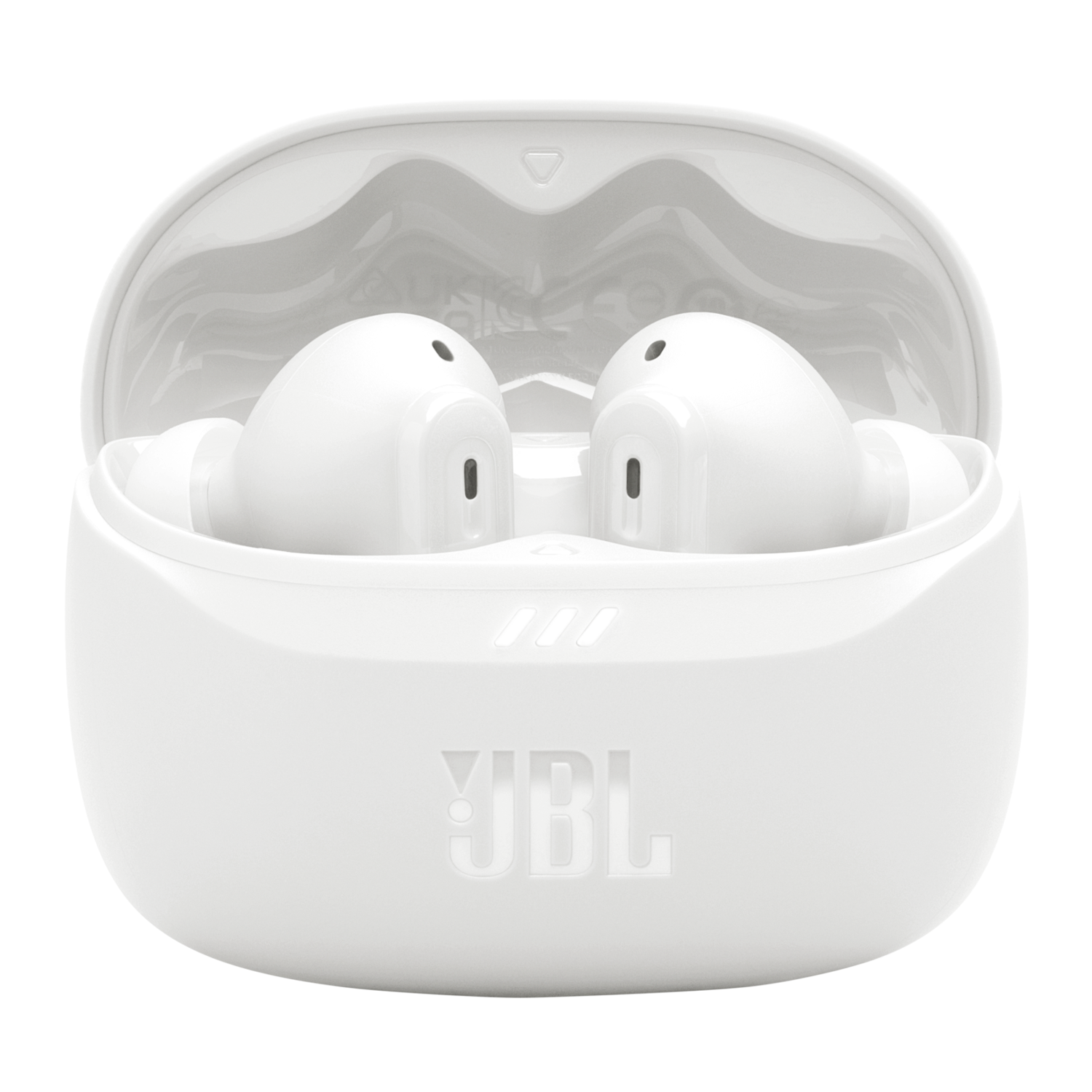 Witte JBL oortelefoons in een open etui. Het JBL-logo staat op de etui. Zwarte achtergrond.