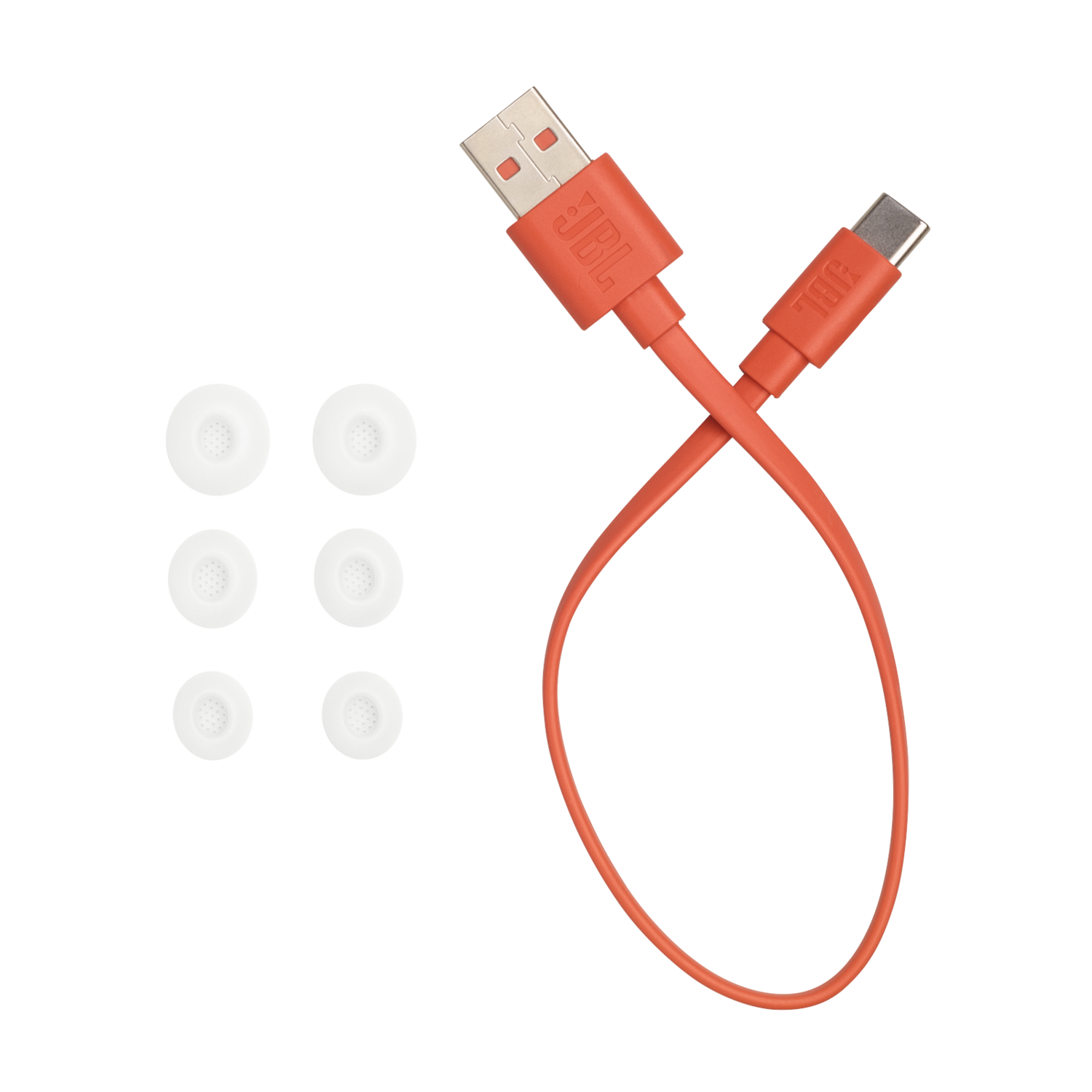 Oranje USB- en USB-C-kabel met witte oortelefoontips. Zwarte achtergrond.