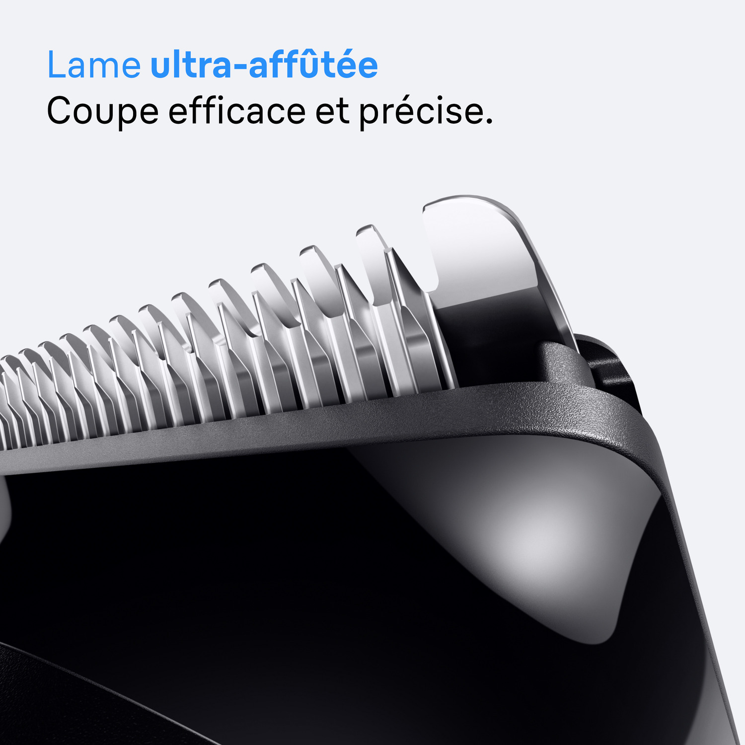 Gros plan de la lame de rasoir avec texte : Lame ultra-affûtée. Coupe efficace et précise.