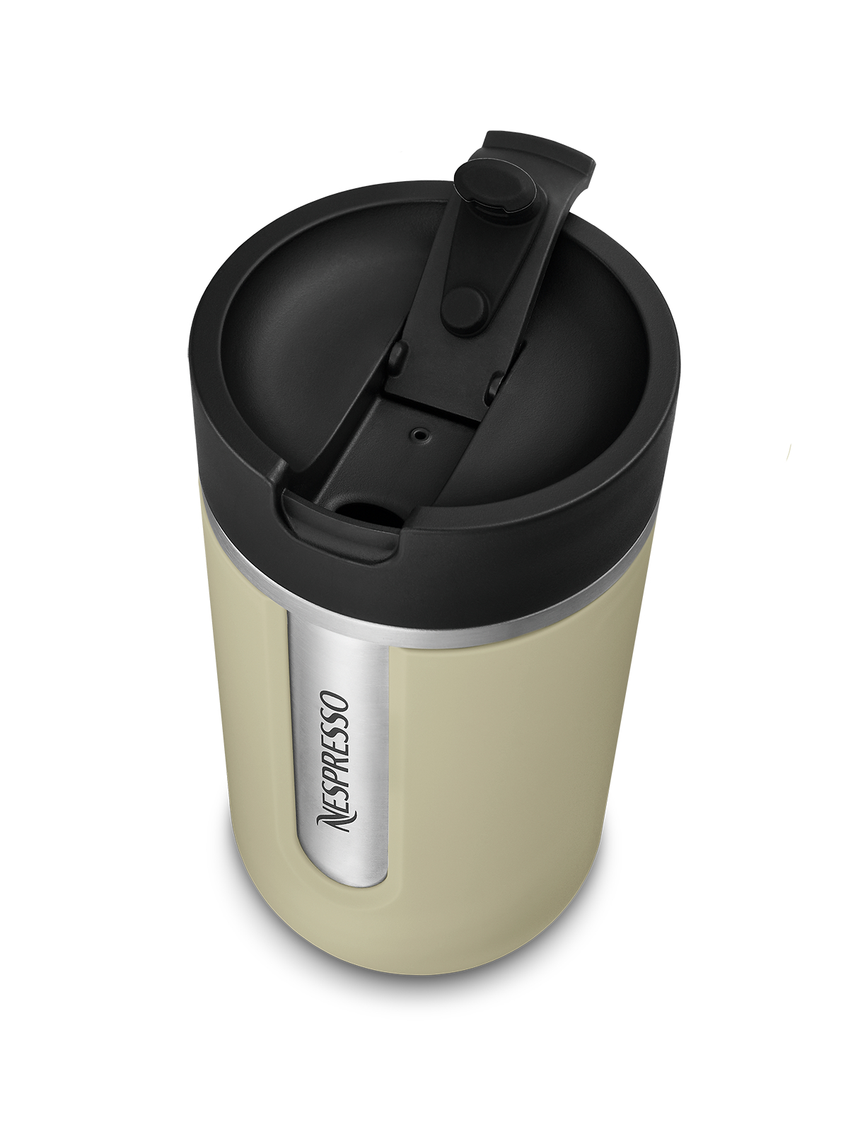 Ein Nespresso-Reisebecher, hellbeige mit schwarzem Deckel. Das Nespresso-Logo befindet sich an der Seite.