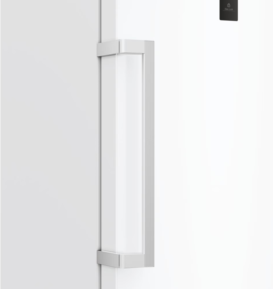 Porte de réfrigérateur blanche avec poignée argentée. La porte a un indicateur noir 3Sec Lock.
