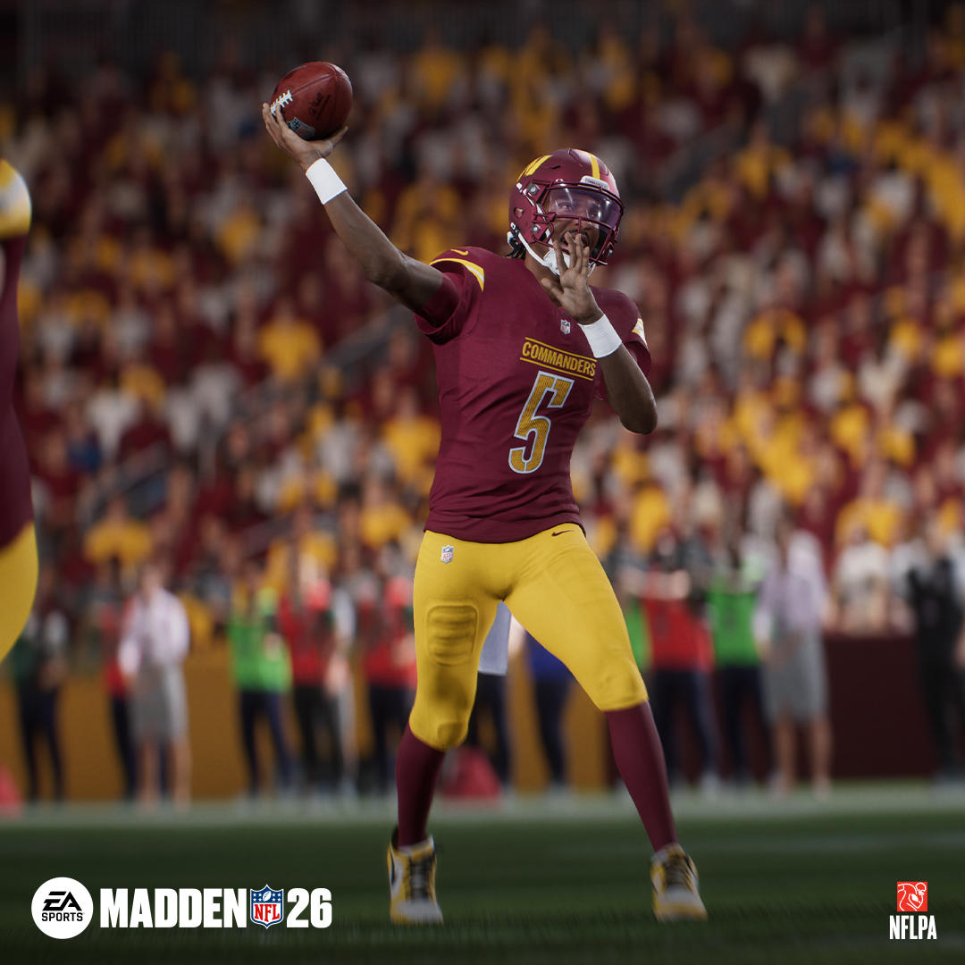 American-Football-Spieler im weinroten Trikot wirft den Ball. Stadionhintergrund mit unscharfen Zuschauern. Madden NFL 26 Logo.
