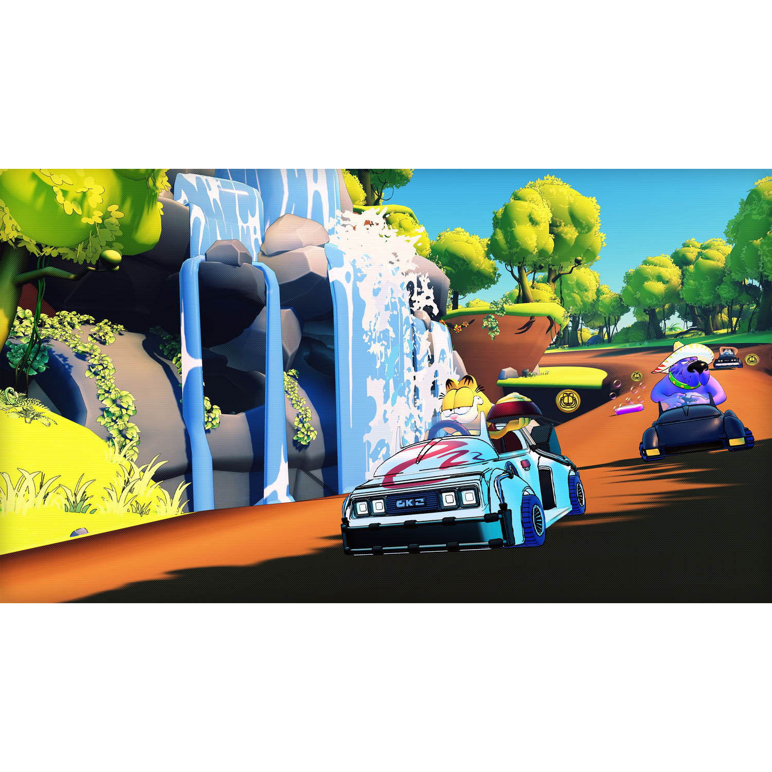 Een kartrace-game met een waterval op de achtergrond. Twee karts racen op een baan.