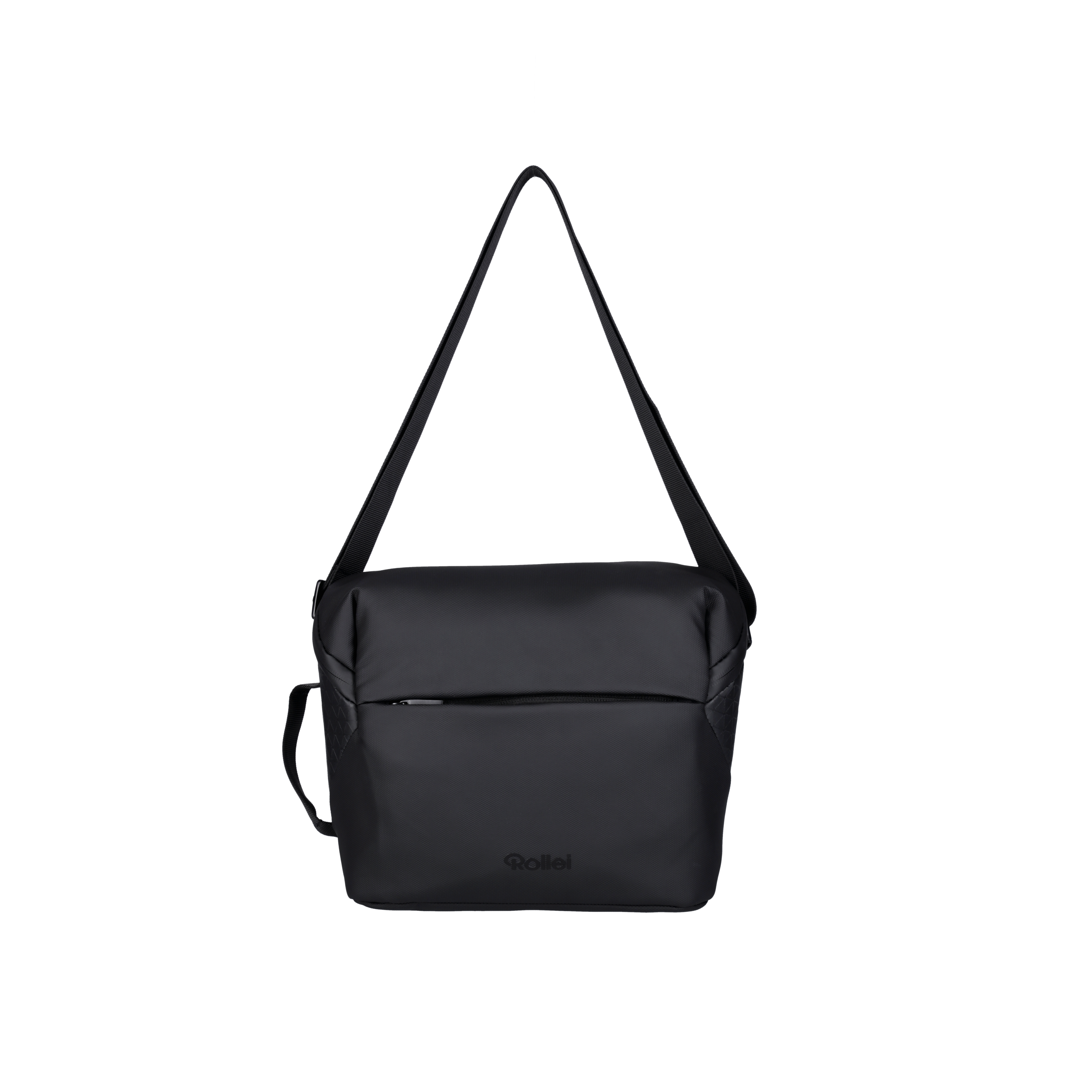 Schwarze Umhängetasche mit Schulterriemen. Die Tasche hat eine Klappe und eine Vordertasche.