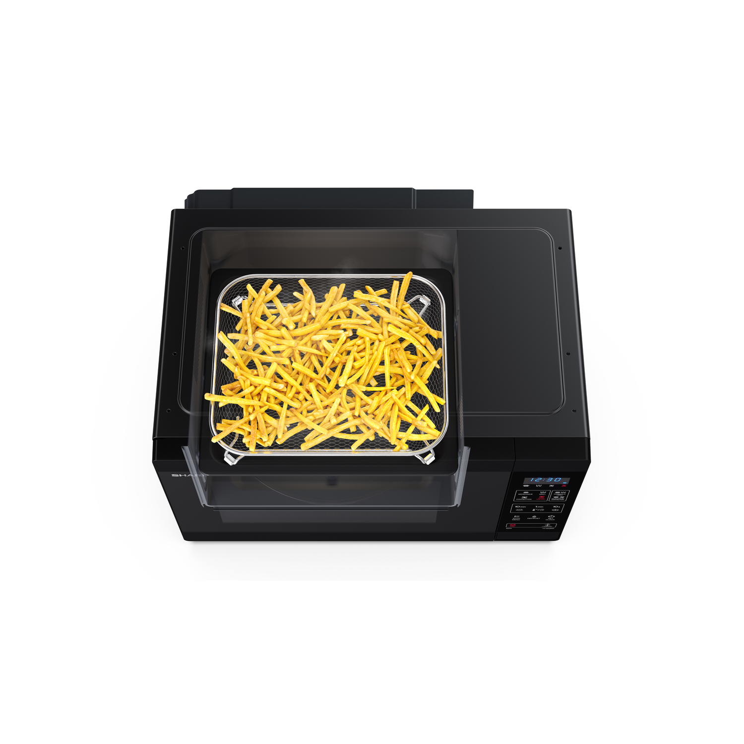 Zwarte magnetron met friet in een mandje. Bovenaanzicht, witte achtergrond.