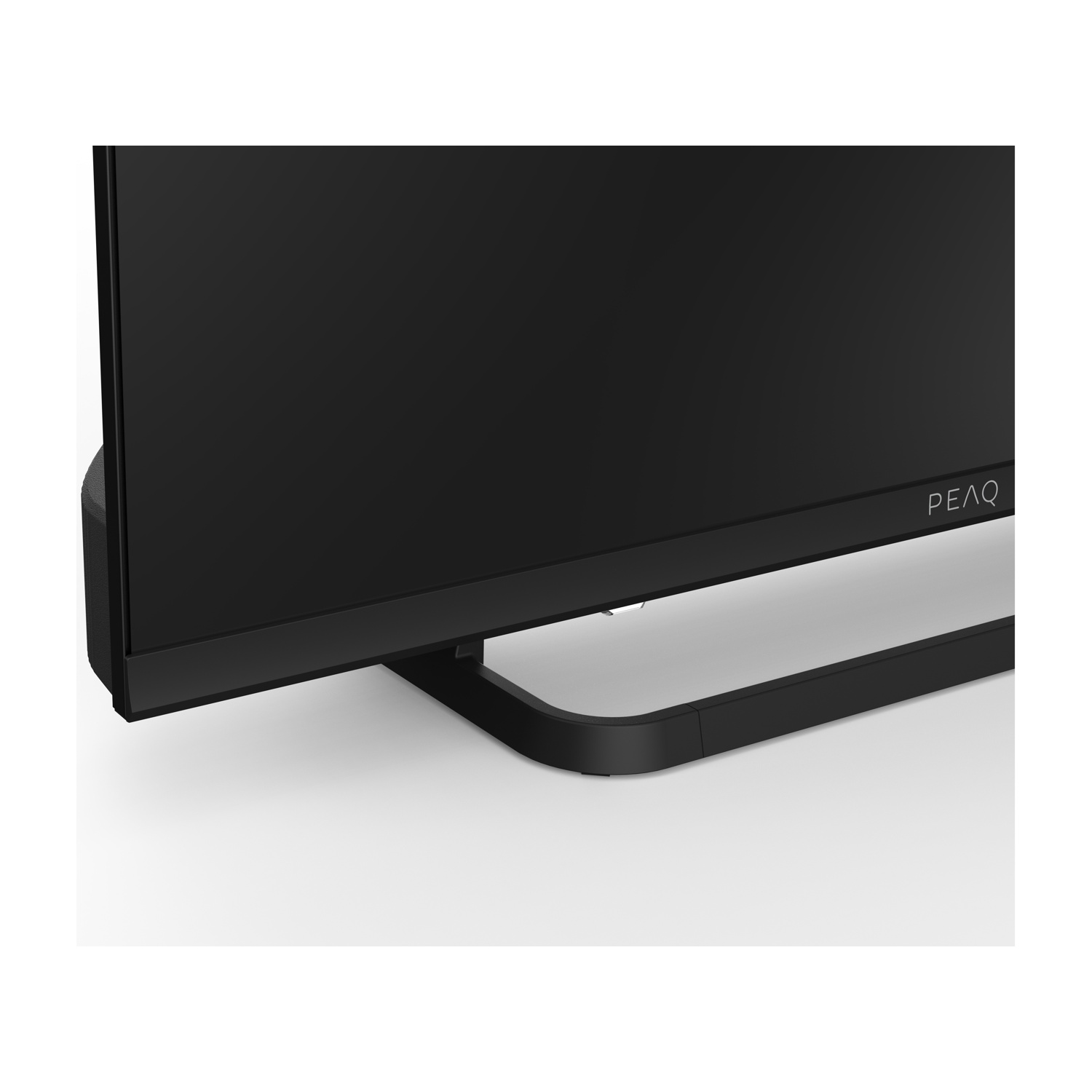 TV PEAQ nero. Lo schermo è nero, la base è in metallo nero curvo.