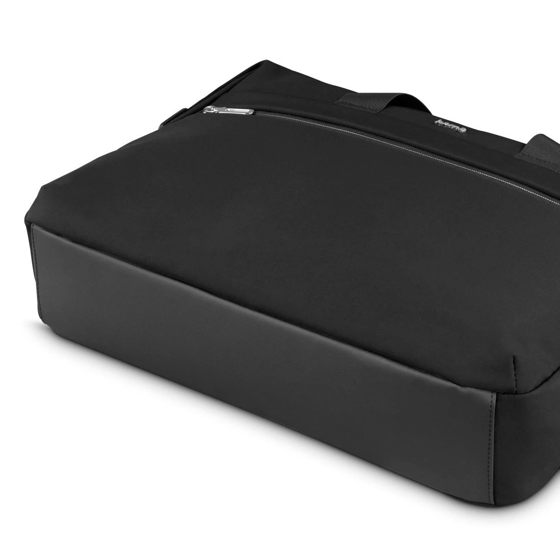 Czarna teczka Hama, widok pod kątem. Dolna część wykonana jest z innego materiału.