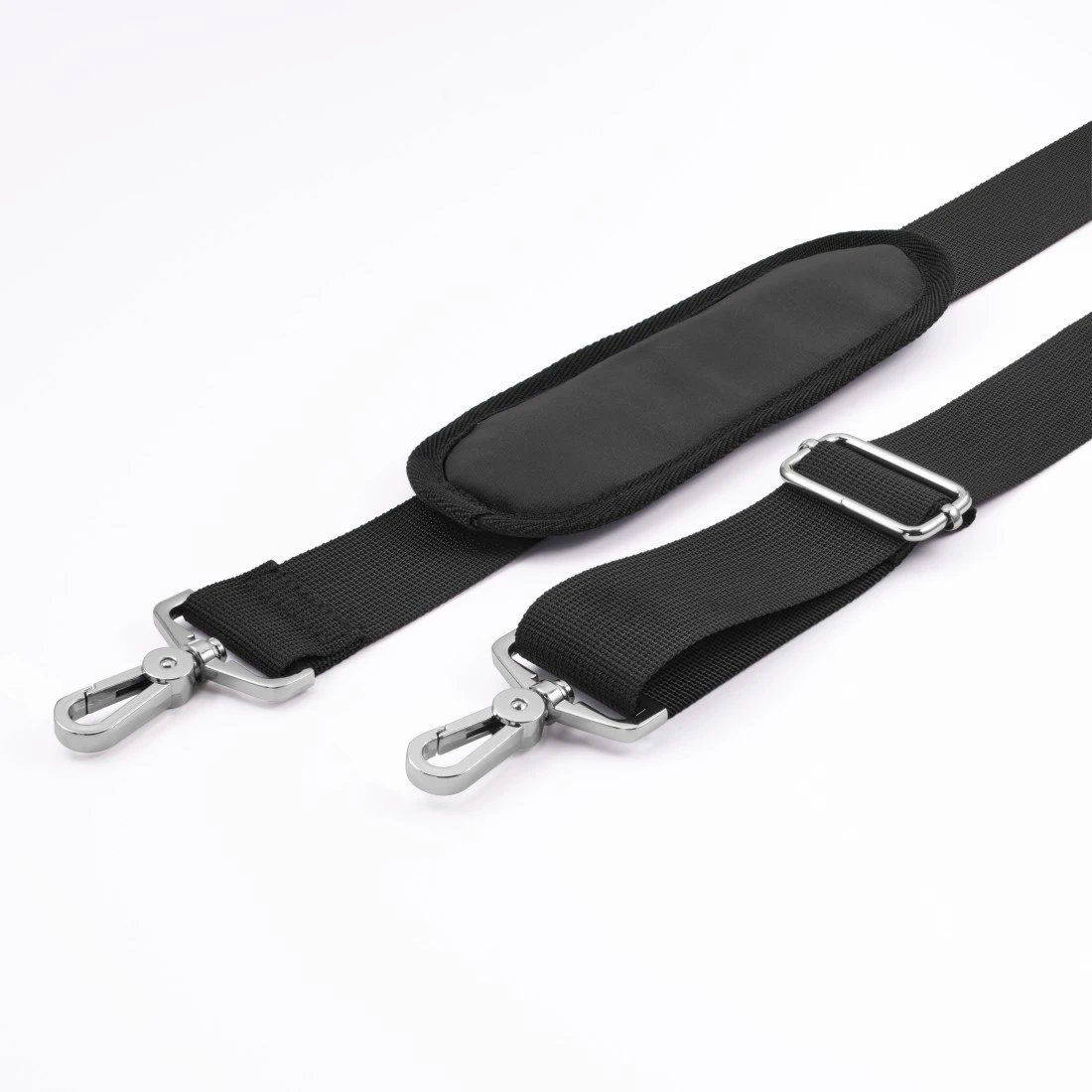 Czarny pasek na ramię ze srebrnymi metalowymi haczykami i wyściełaną częścią.