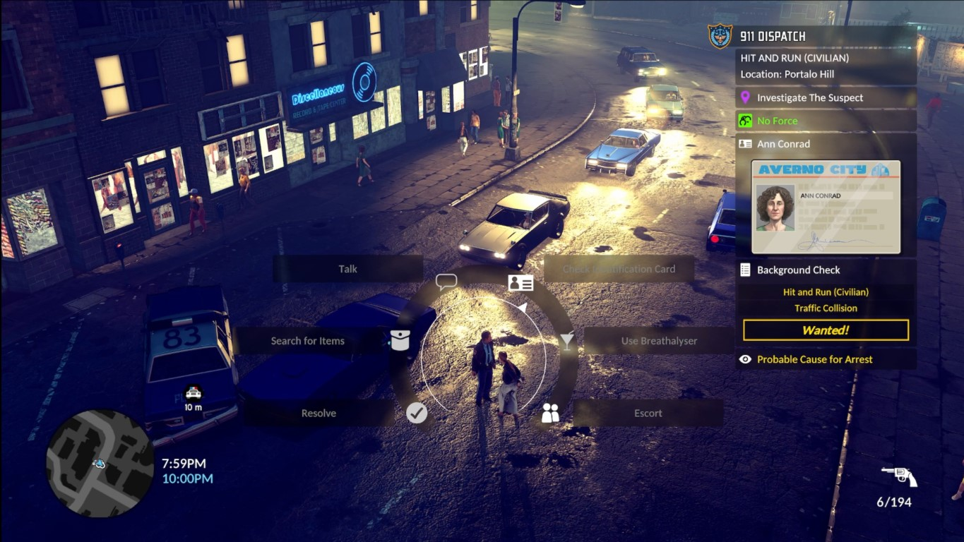 Policjanci wchodzą w interakcję z cywilami na ulicy w mieście w nocy. Interfejs gry.