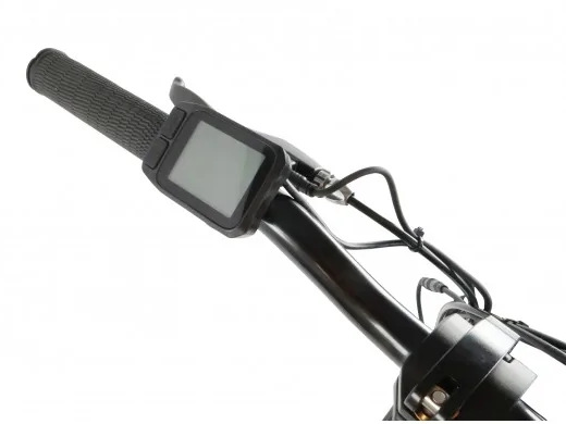 Zbliżenie kierownicy szarego roweru elektrycznego, pokazujące panel wyświetlacza.