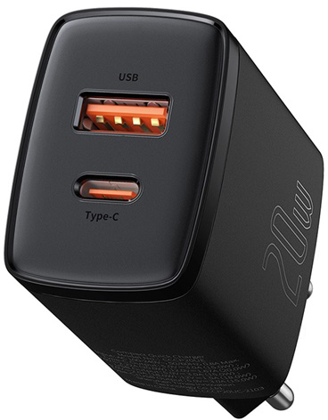 Fekete 20W-os USB és Type-C töltő. Az USB port narancssárga. A Type-C port narancssárga. Dugóval rendelkezik.