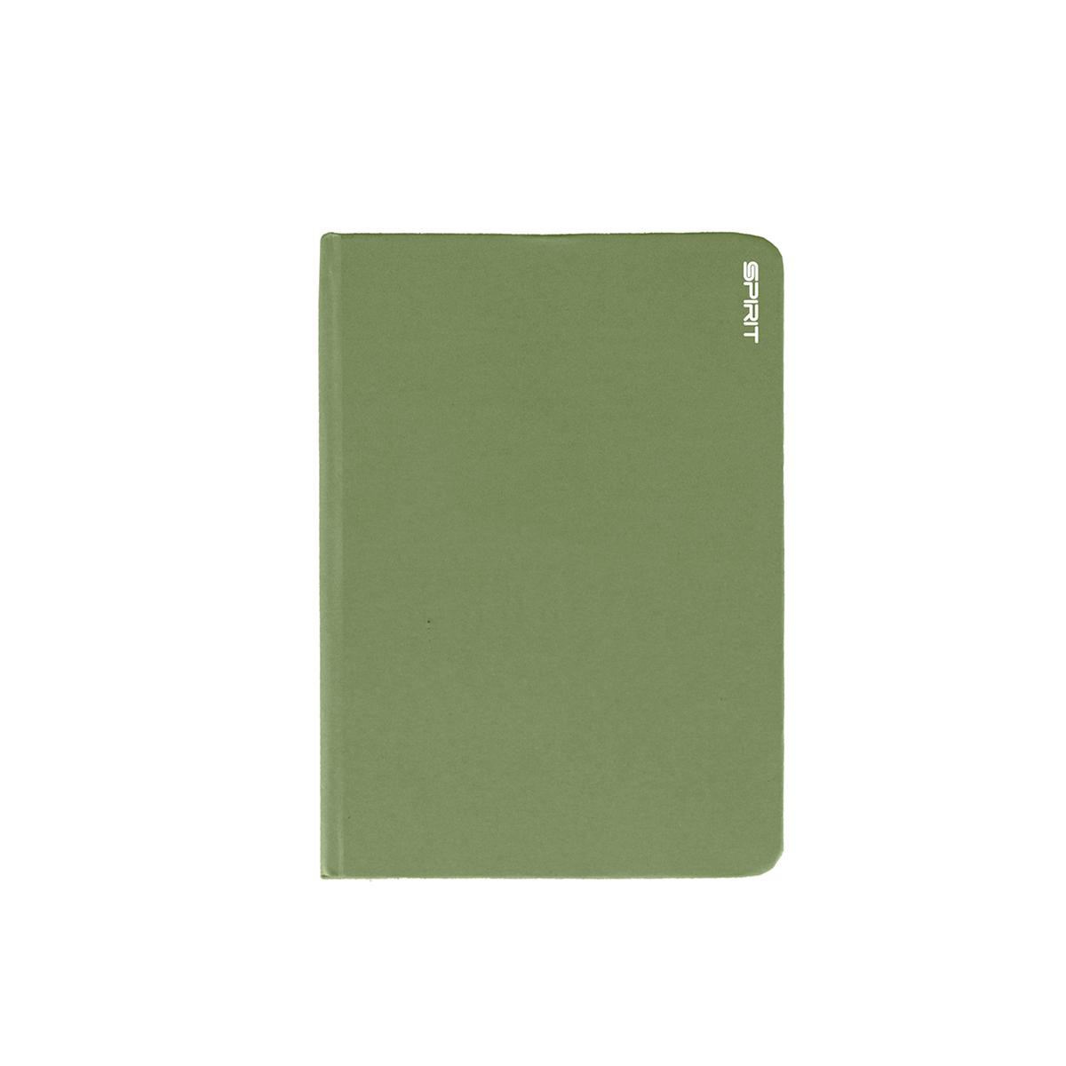 Ein olivgrünes Notizbuch mit dem Wort "SPRIT" in Weiß. Der Hintergrund ist weiß.