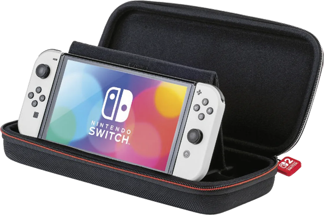 Una custodia nera con una console Nintendo Switch bianca all'interno. La console è aperta, mostrando lo schermo e i controller.
