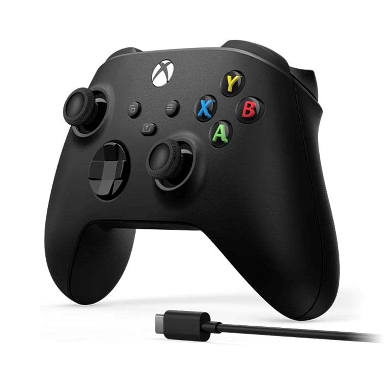 Czarny kontroler Xbox z kolorowymi przyciskami, joystickami i dołączonym kablem USB-C. Białe tło.