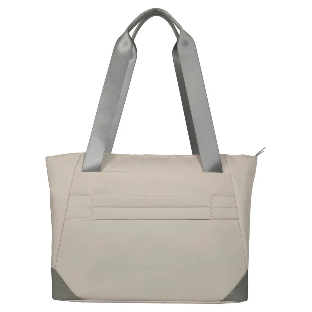 Bolso tote beige claro con detalles y correas grises. Tiene cremallera y asa.