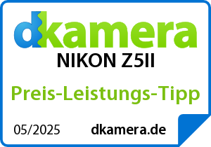 Autocollant Nikon Z5II Preis-Leistungs-Tipp avec du vert et du blanc avec du texte.